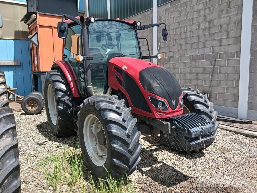 Valtra A 114 Traktorit