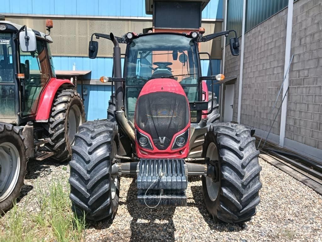 Valtra A 114 Traktorit