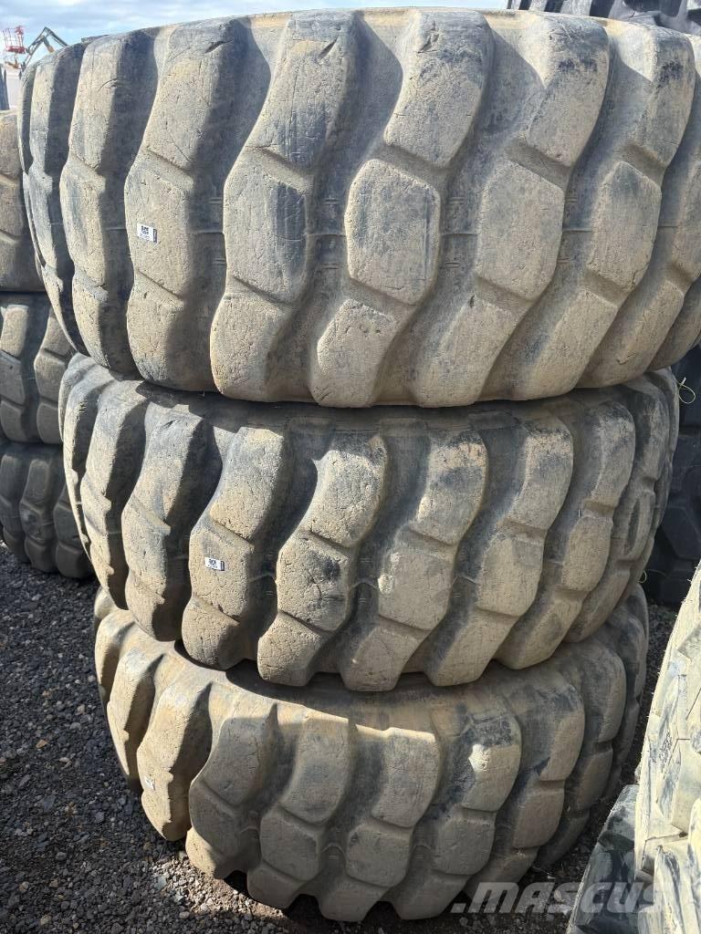 Bridgestone 23.5R25 Renkaat ja vanteet