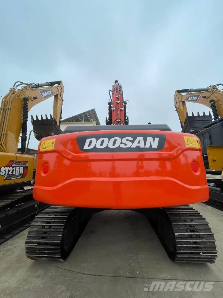 Doosan DX 225 LC Telakaivukoneet