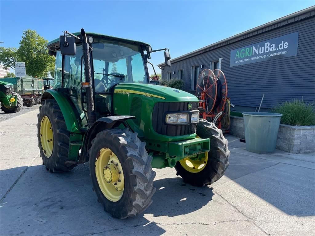 John Deere 5820 Traktorit