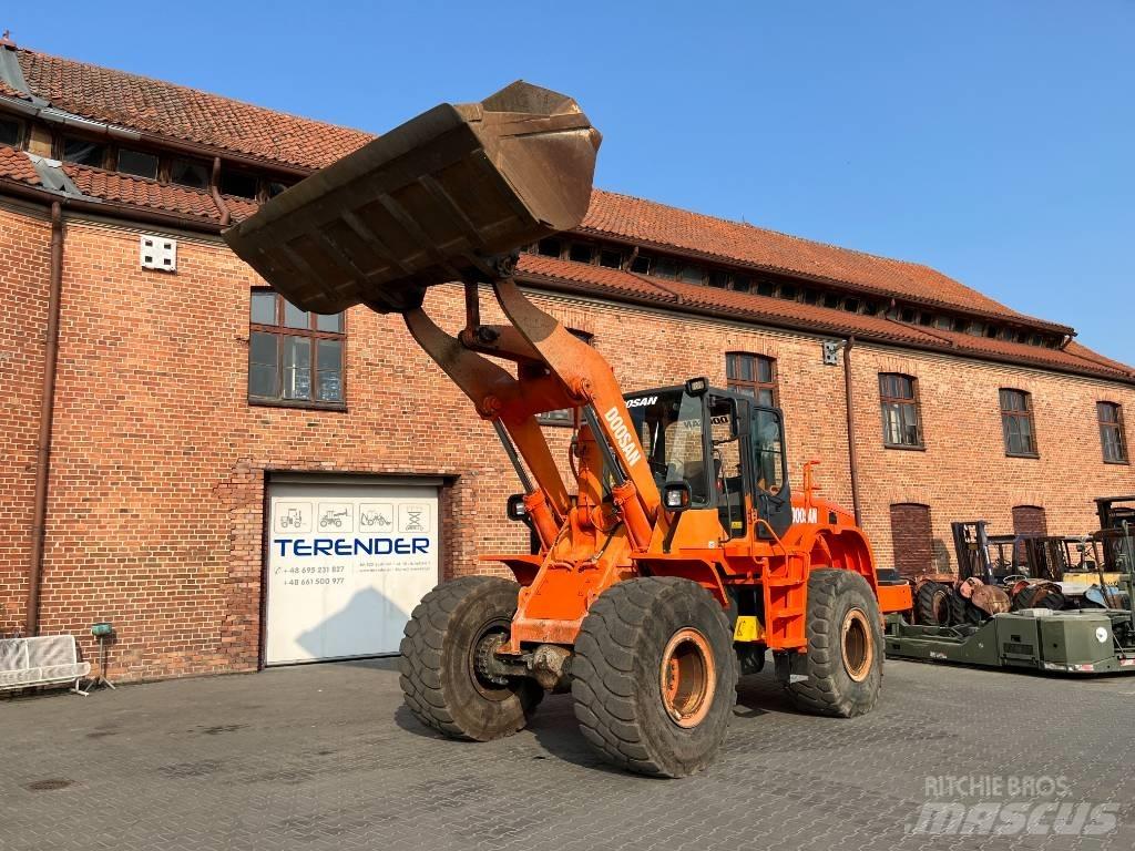 Doosan DL 300 Pyöräkuormaajat