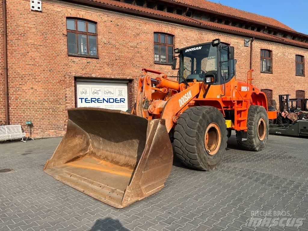 Doosan DL 300 Pyöräkuormaajat