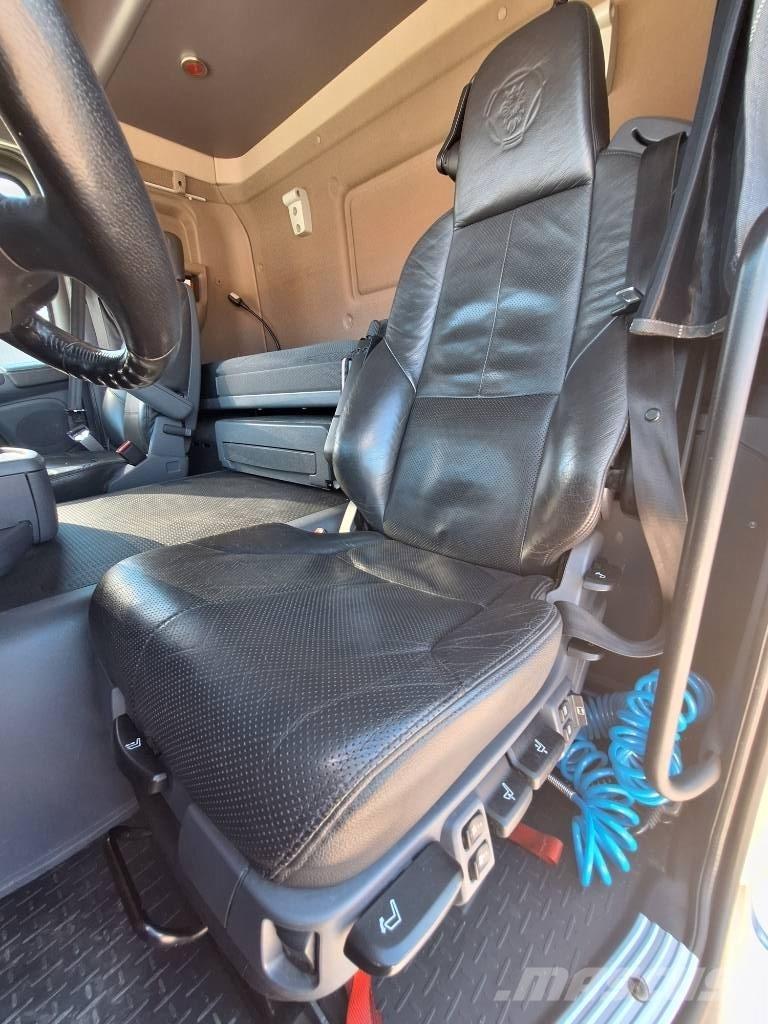 Scania G490 LB8x4*4 Nosturiautot