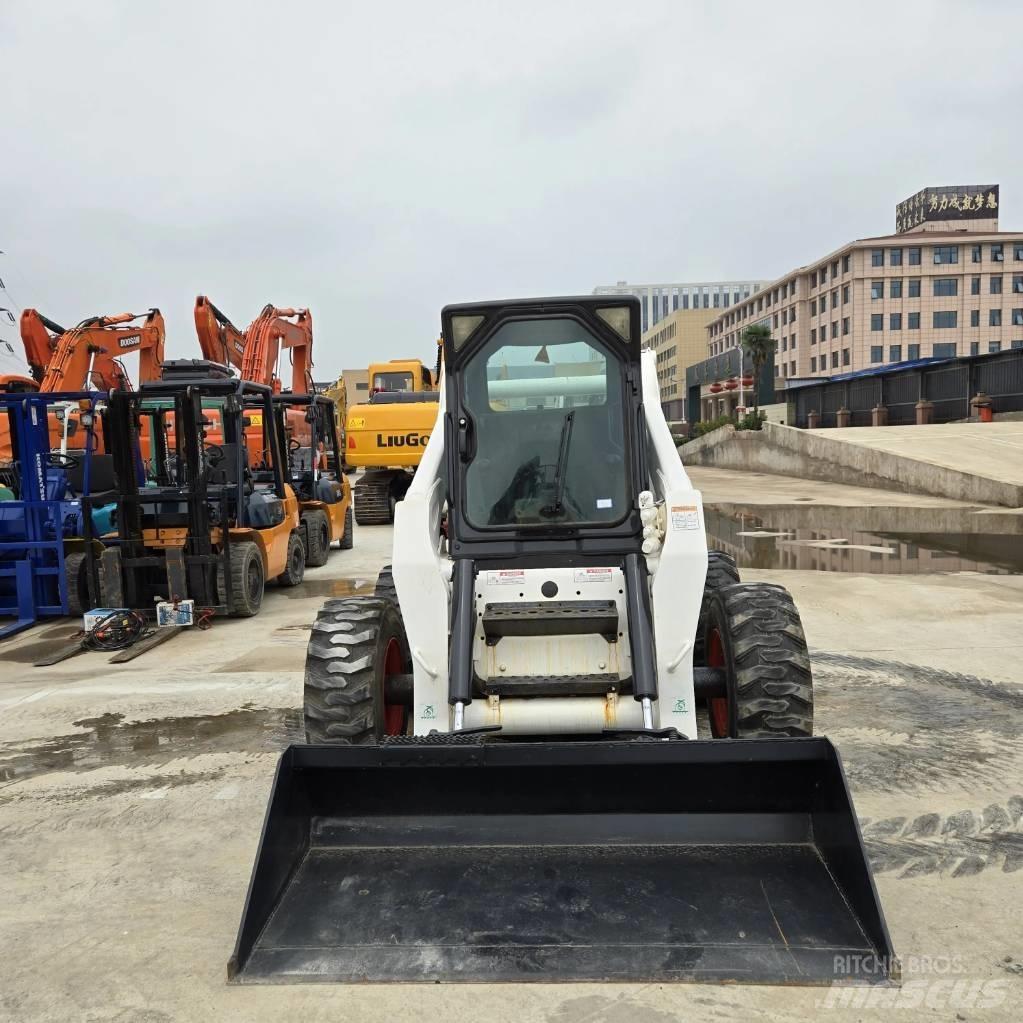 Bobcat S 300 Liukuohjatut kuormaajat