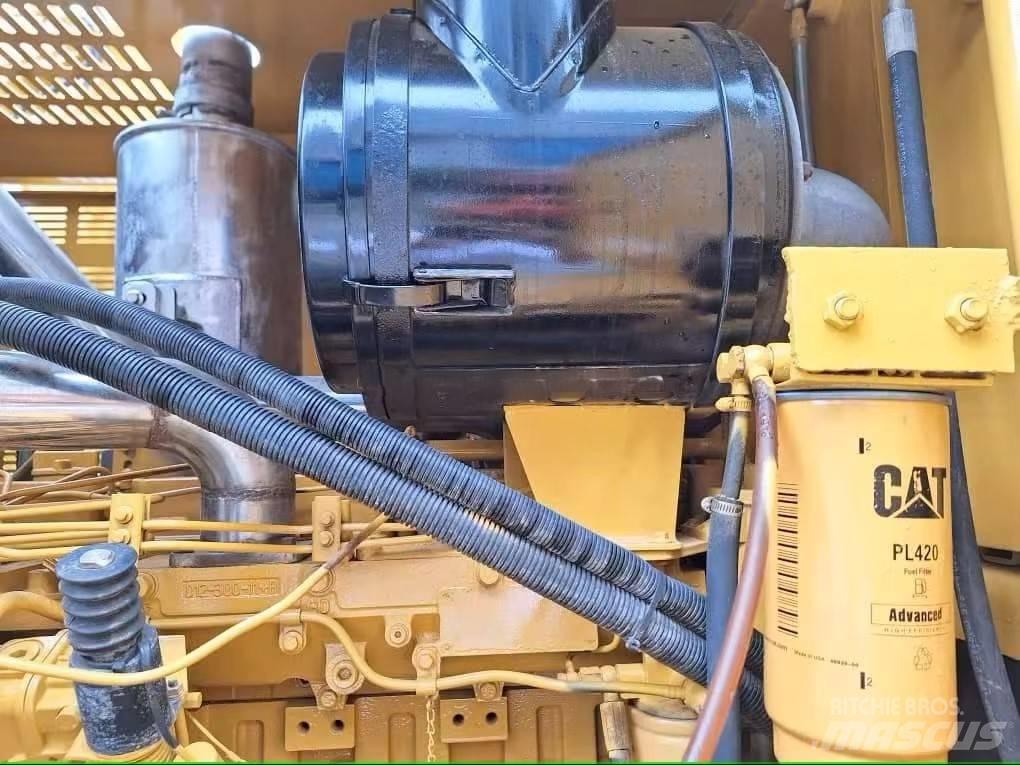 CAT 140H Tiehöylät