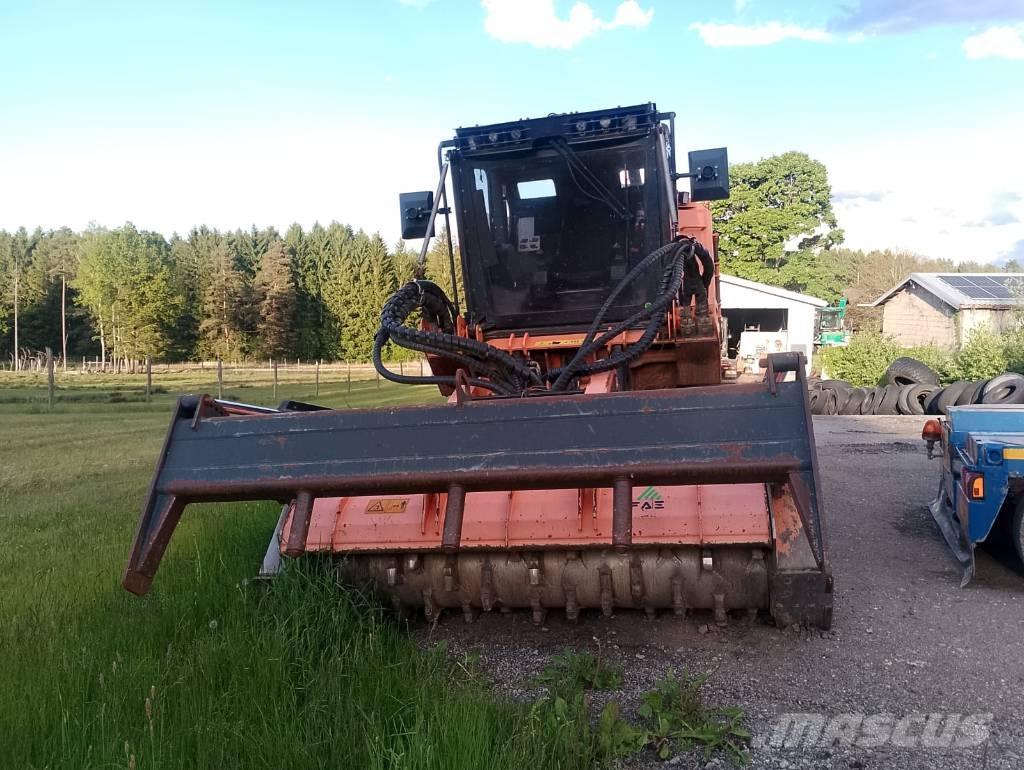 Prime Tech P 475 Metsätraktorit