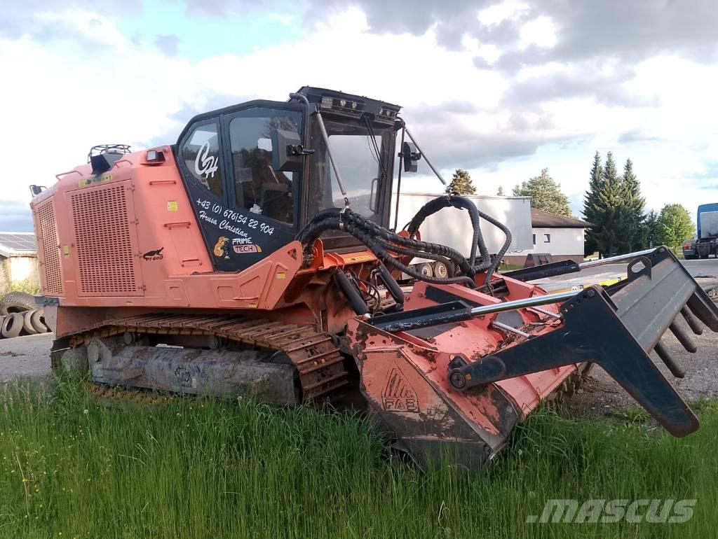 Prime Tech P 475 Metsätraktorit