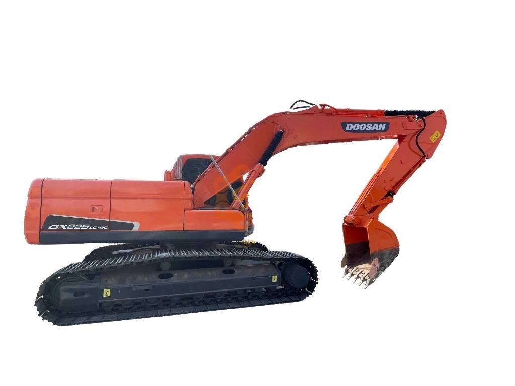 Doosan DX 225 LC Telakaivukoneet