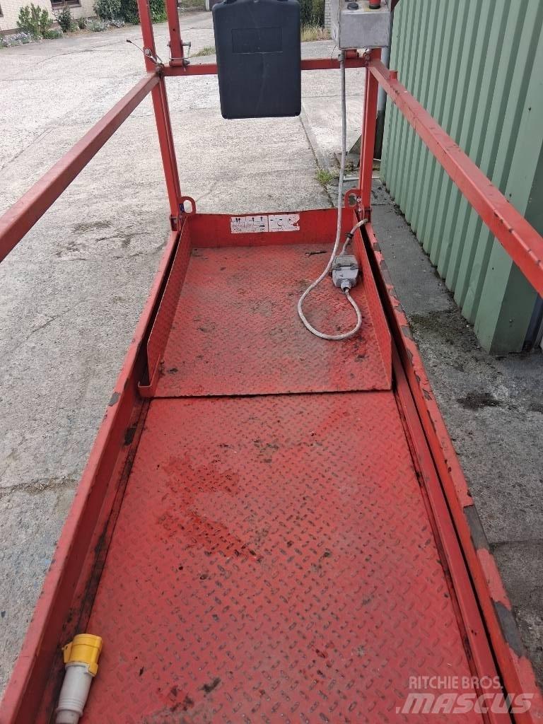 SkyJack SJ III 3226 Saksilavat