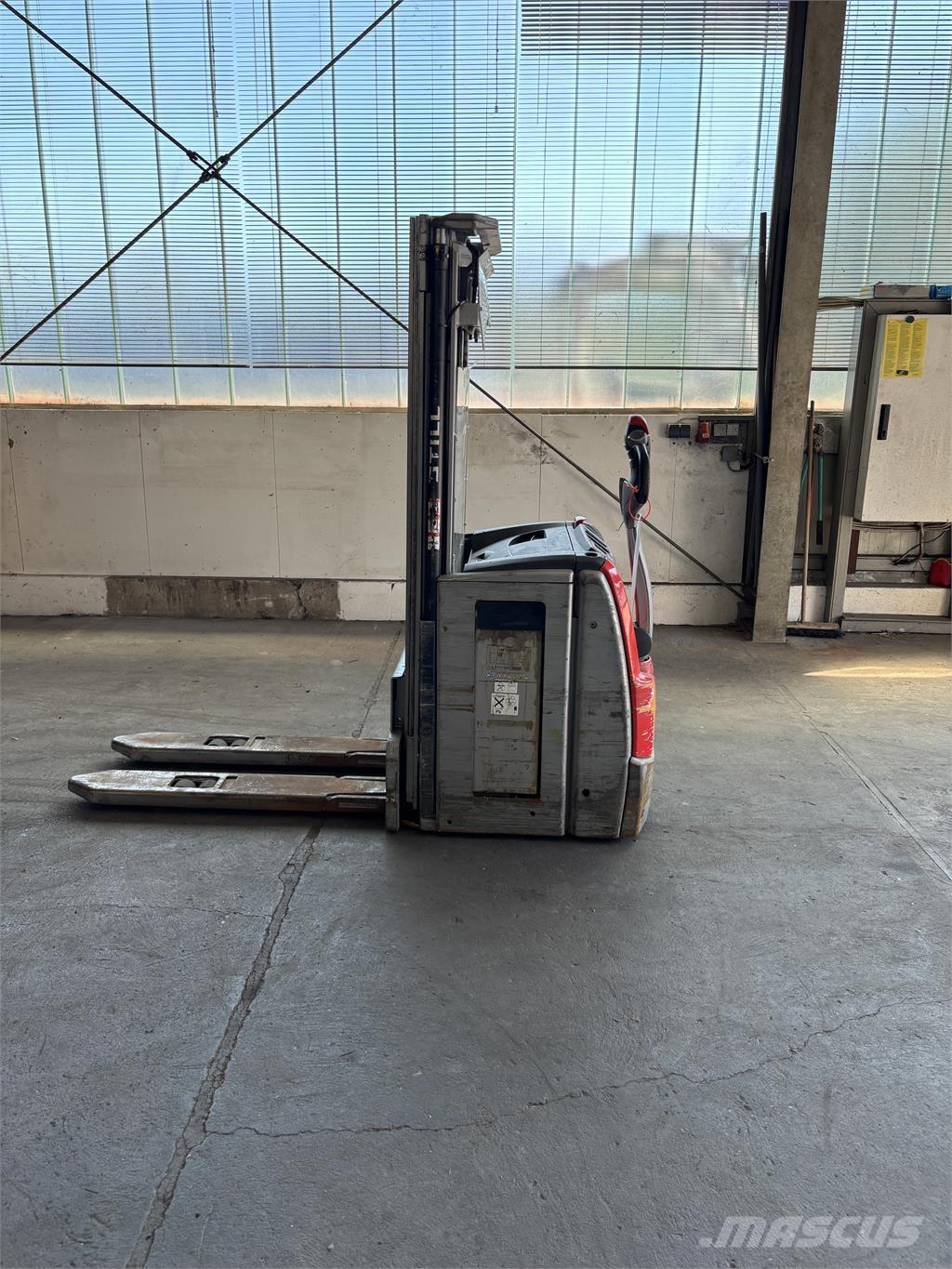 Still EXV 16 Ajettavat pinoamisvaunut