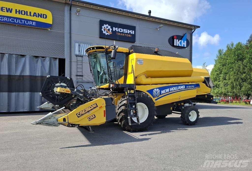New Holland TC 5070 Leikkuupuimurit