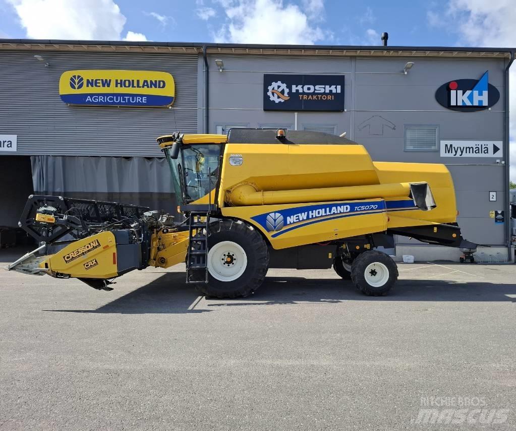 New Holland TC 5070 Leikkuupuimurit