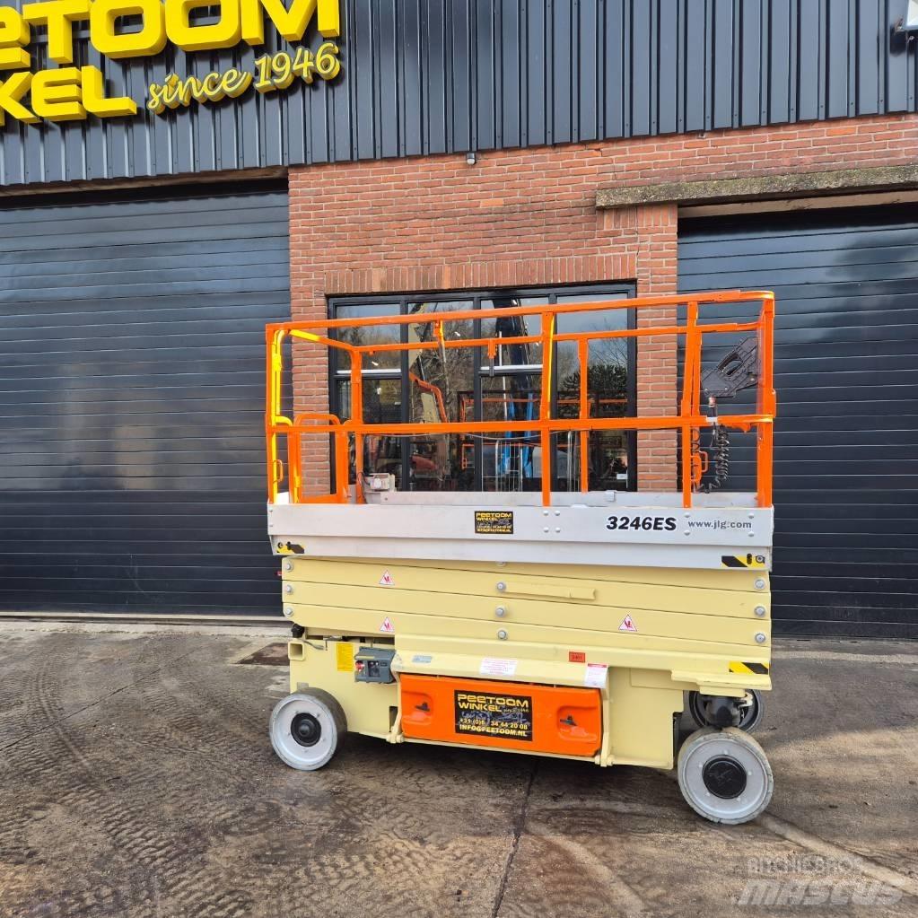 JLG 3246 ES Saksilavat