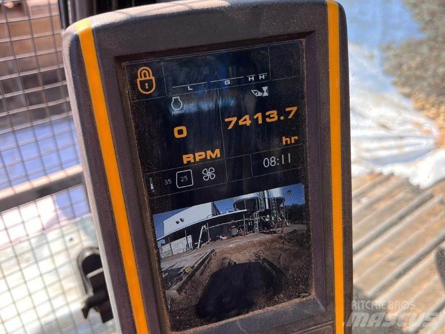 JCB JS130LC Telakaivukoneet
