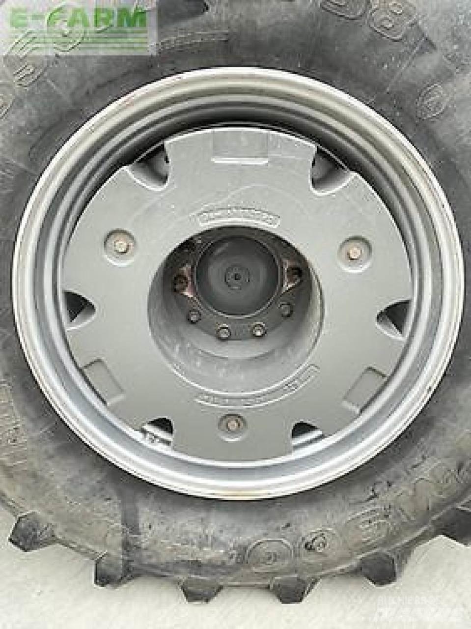 Fendt 724 vario Traktorit