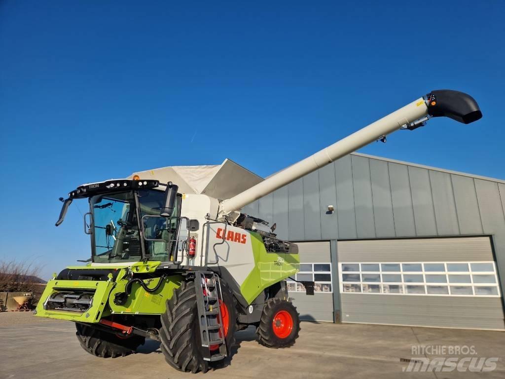 CLAAS Trion 750 Leikkuupuimurit