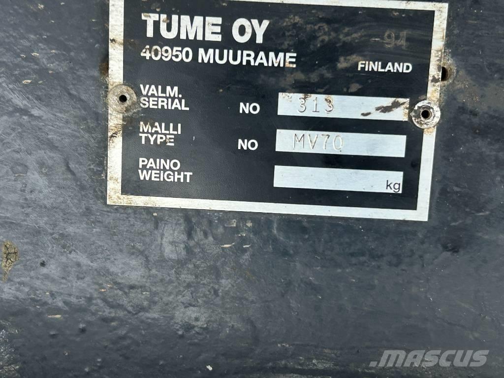 Hakki HK25 +MV70 Metsäperävaunut