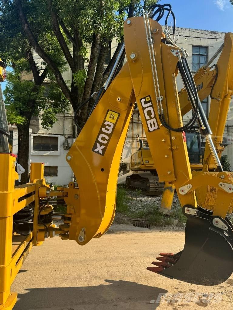 JCB 3 CX Kaivurikuormaajat
