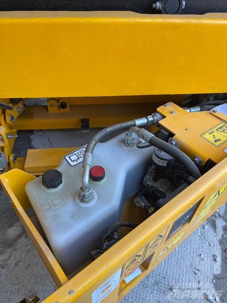 JCB S 2032 E Saksilavat