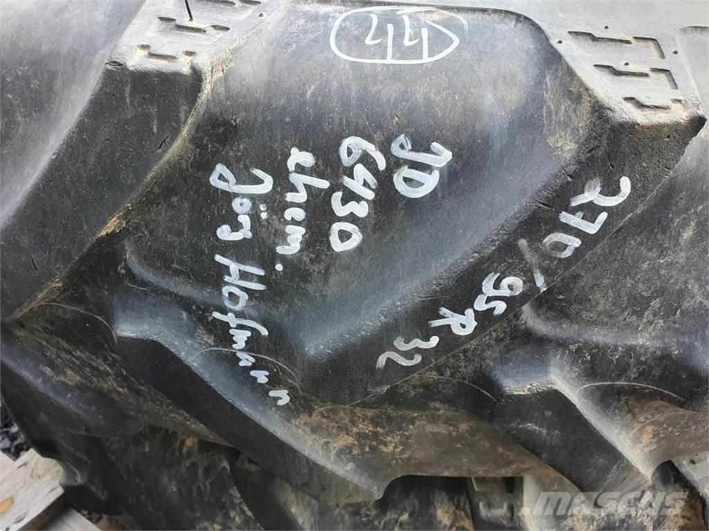 BKT 270/95R32 x2 Renkaat ja vanteet