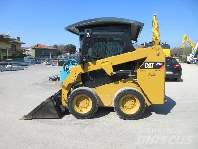 CAT 226 D Liukuohjatut kuormaajat