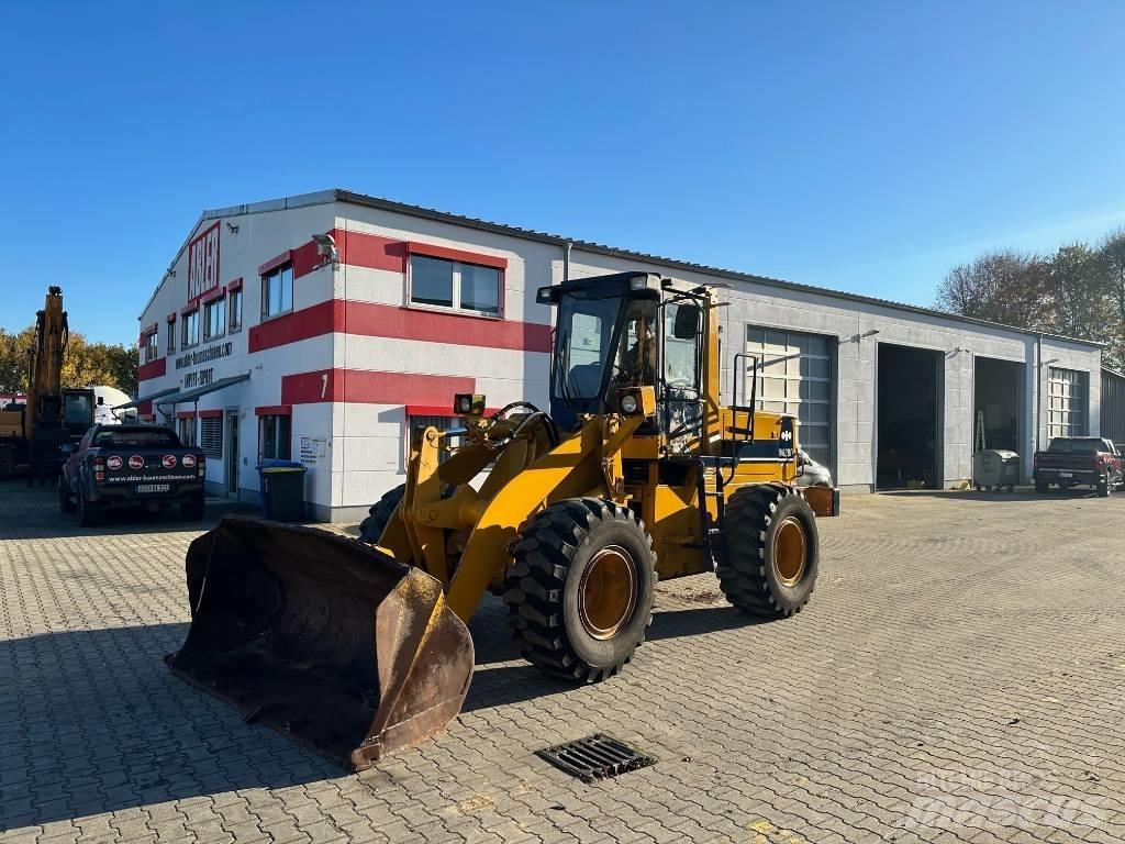 Komatsu WA200 Pyöräkuormaajat