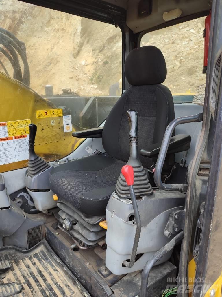 Komatsu PC 228 LC-3 Telakaivukoneet