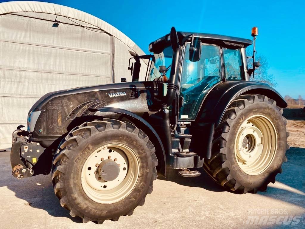 Valtra T 203 Traktorit