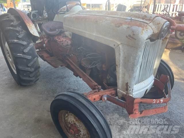 Ford 800 Traktorit