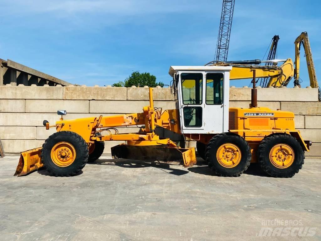 John Deere 570 A Tiehöylät