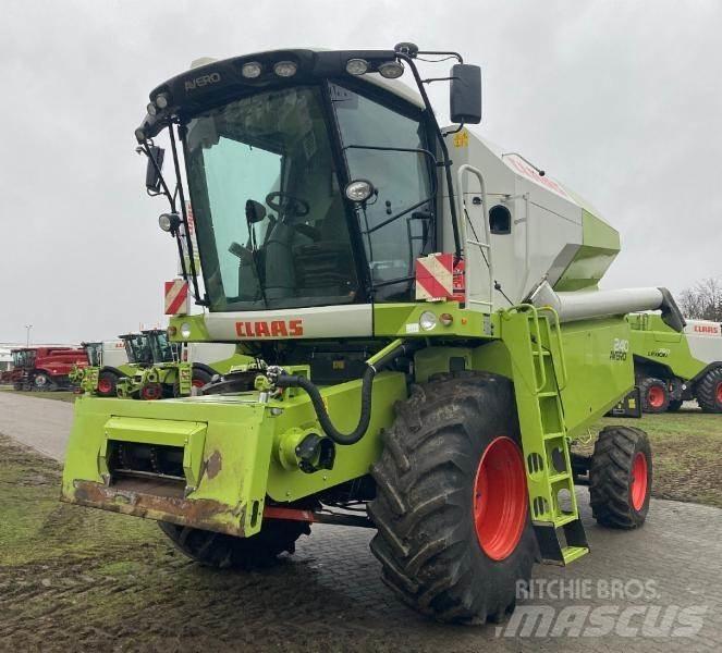 CLAAS AVERO 240 Leikkuupuimurit