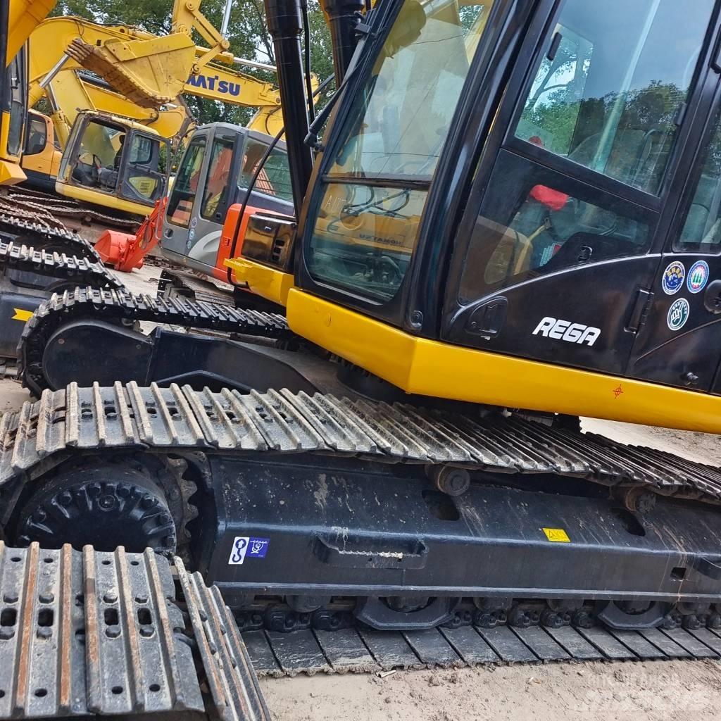 CAT 323 D Telakaivukoneet