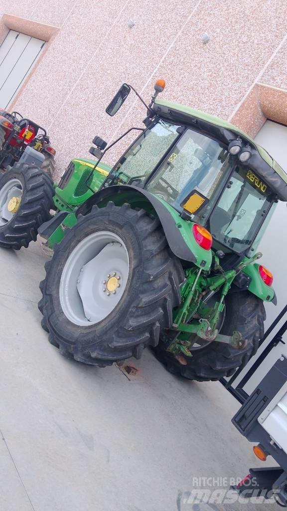 John Deere 5820 Traktorit