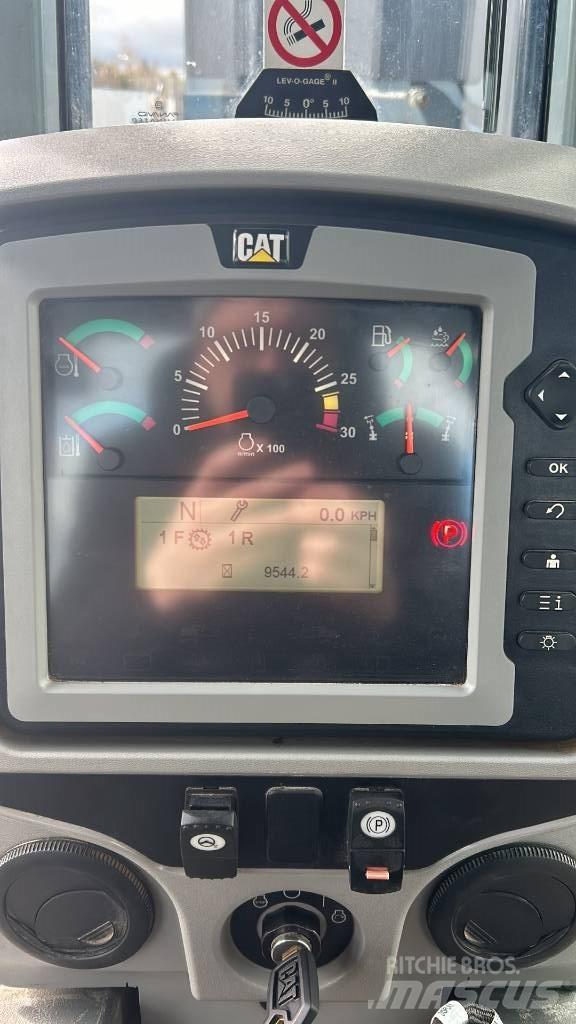 CAT 140 M Tiehöylät