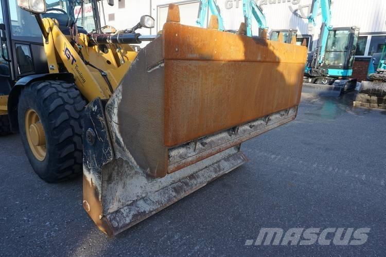CAT 906 M Pyöräkuormaajat