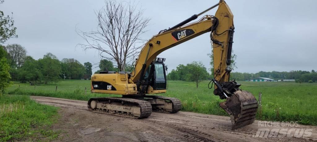 CAT 320 Telakaivukoneet