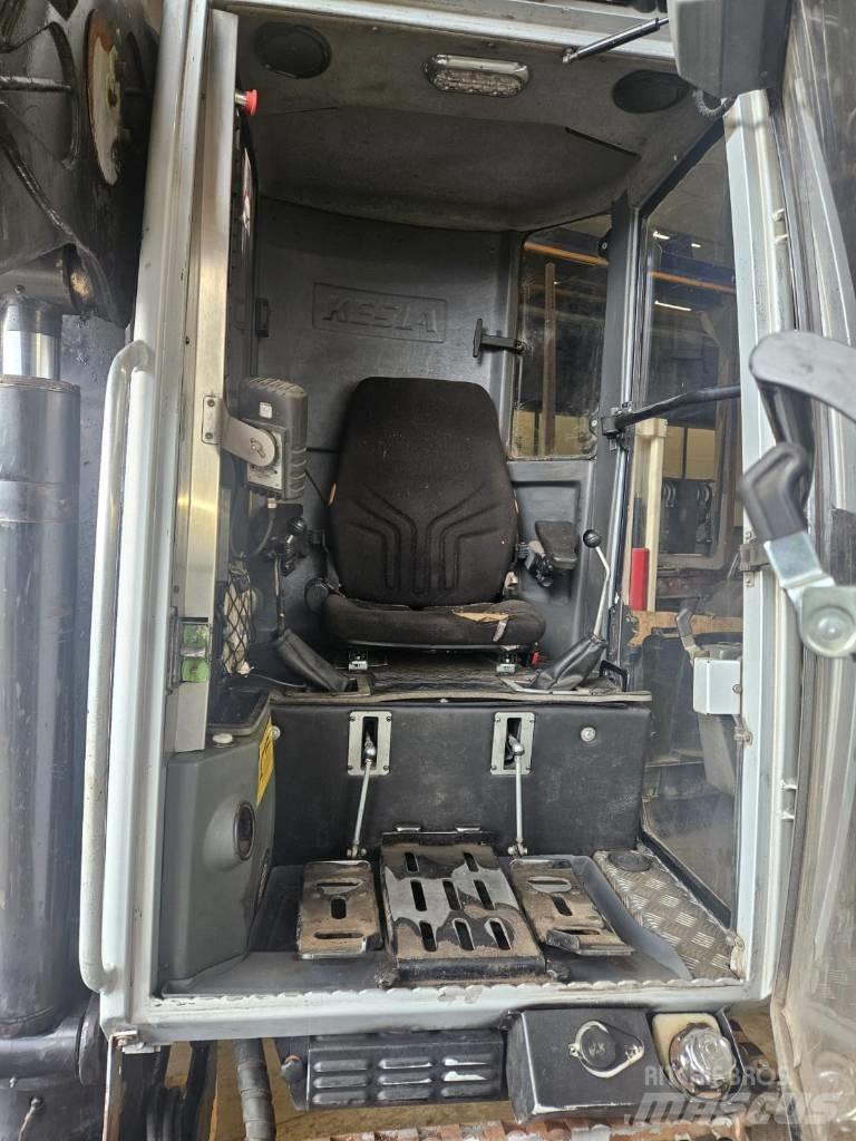 Kesla 2110T Puutavaranosturit