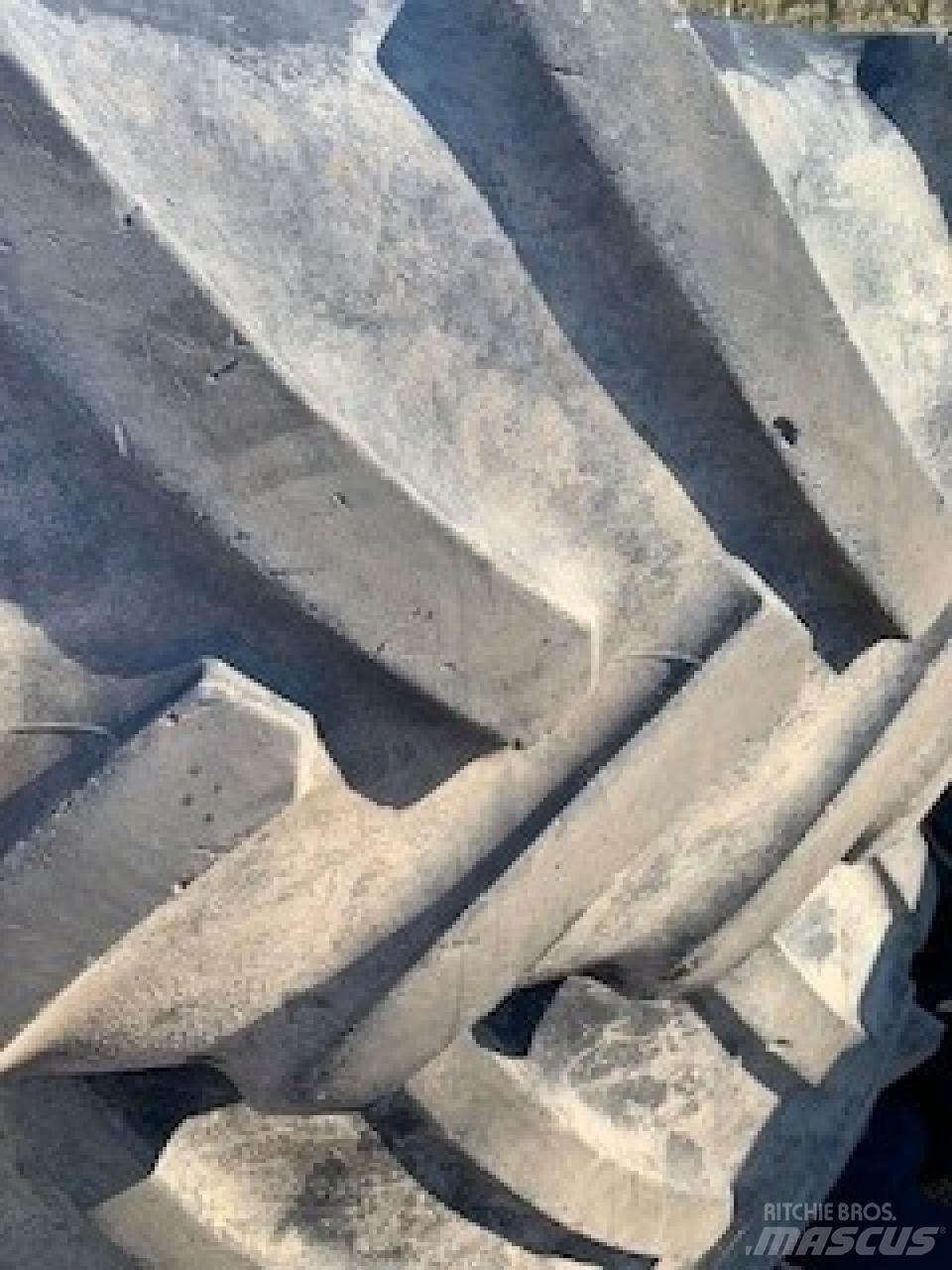 Mitas 680/80R42 Renkaat ja vanteet