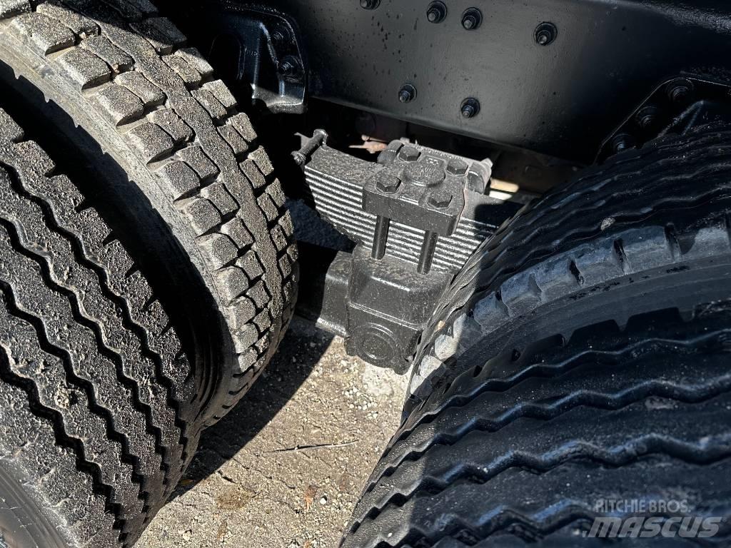 Sterling L 7500 Paine-/imuautot