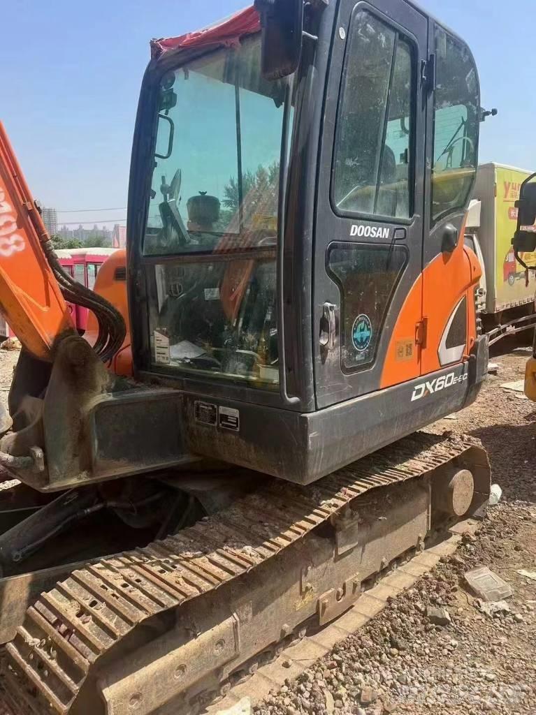 Doosan DX 60 Minikaivukoneet < 7t