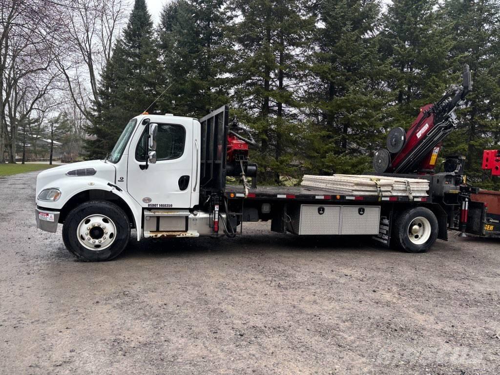 Freightliner M2-106 Tela-alustaiset nosturit
