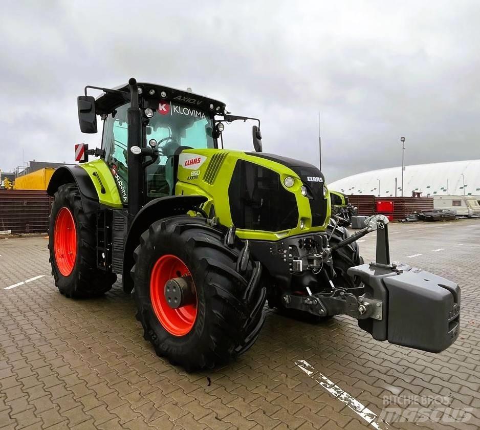 CLAAS Axion 850 Traktorit