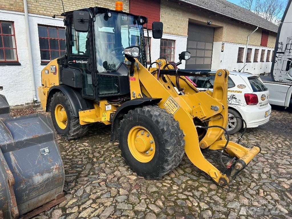 CAT 906 Pyöräkuormaajat