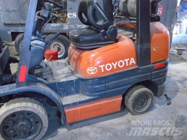 Toyota 52-6 FG U 30 Maastotrukit