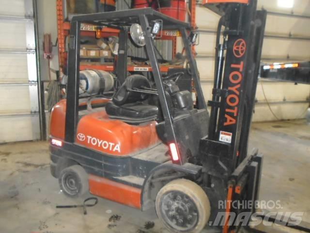 Toyota 52-6 FG U 30 Maastotrukit