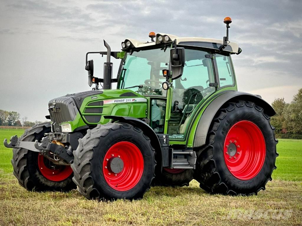 Fendt 211S Vario Traktorit