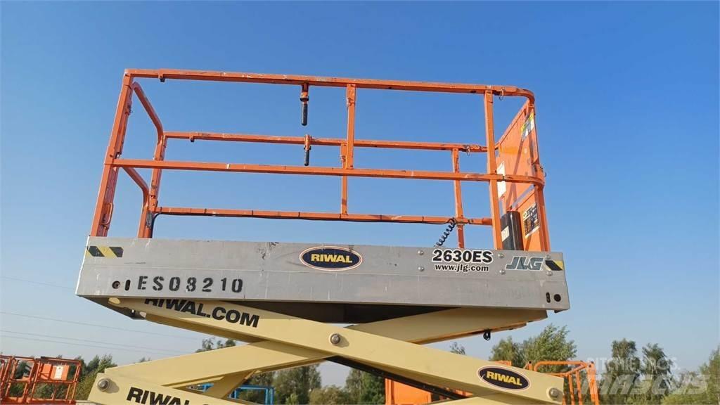 JLG 2630ES Saksilavat