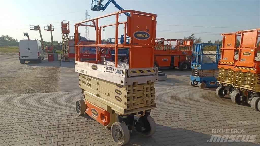 JLG 2630ES Saksilavat
