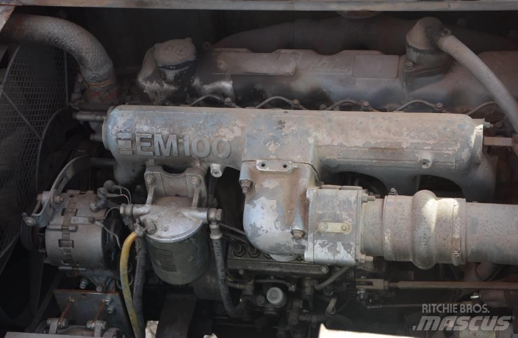 Hitachi KH 125-3 Tela-alustaiset nosturit